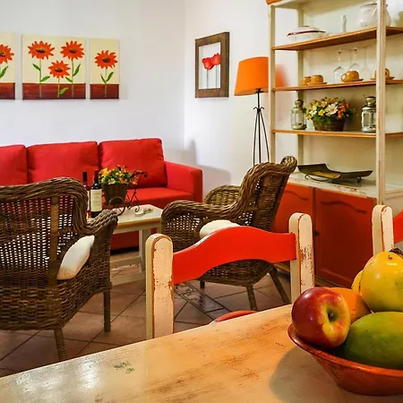 In Malpais De With A Terrace Ferienhaus