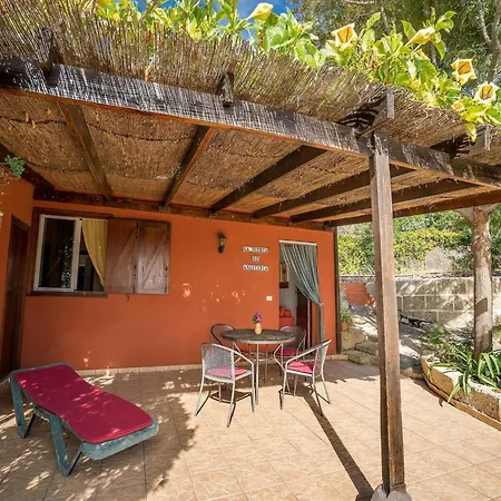 In Malpais De With A Terrace Holiday home Candelaria