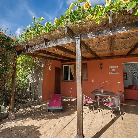 In Malpais De With A Terrace Vakantiehuis *