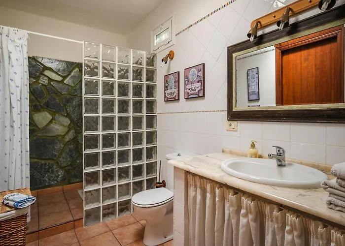 In Malpais De With A Terrace Vakantiehuis